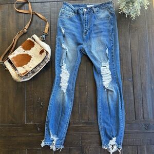 Cashmere & Champagne boutique distressed skinny jeans